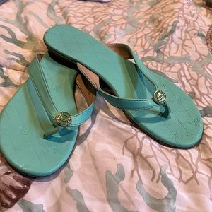 Bebe flip flops size 7